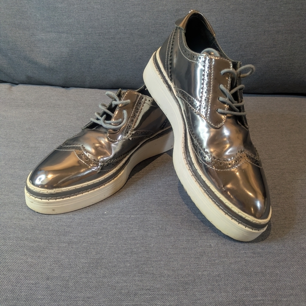 Wishbone Silver Metallic Brogue Oxford Shoes Size 9.5 Platform Lace Up